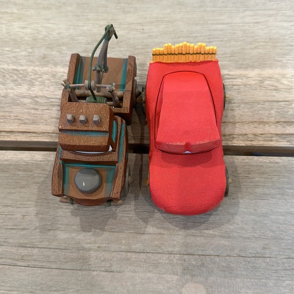 LARGE Disney Cave Lightning McQueen and Mater Die Cast Set – Cars on The Road - Picture 3 of 7